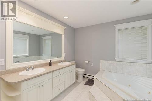 5 Willowdale Court, Moncton, NB - Indoor Photo Showing Bathroom