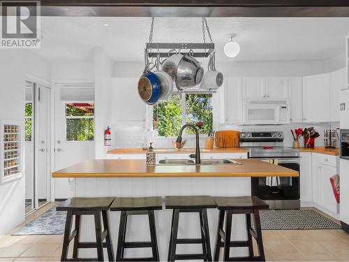 3616 Big Horn Curl, Ashcroft, BC - Indoor Photo Showing Kitchen With Double Sink With Upgraded Kitchen