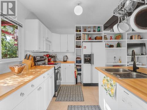 3616 Big Horn Curl, Ashcroft, BC - Indoor Photo Showing Kitchen With Double Sink