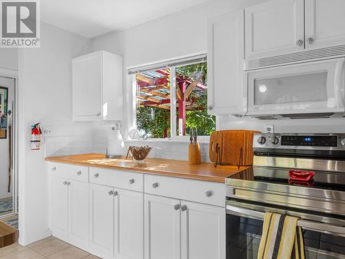 3616 Big Horn Curl, Ashcroft, BC - Indoor Photo Showing Kitchen