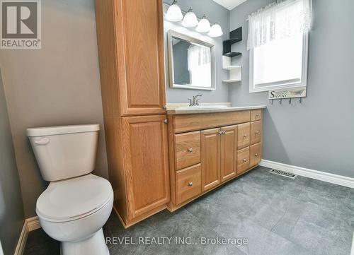 173 Montgomery Avenue, Timmins (Timmins South - West), ON - Indoor Photo Showing Bathroom