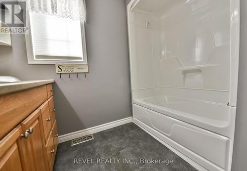 173 Montgomery Avenue, Timmins (Timmins South - West), ON - Indoor Photo Showing Bathroom