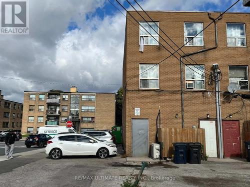 1493 Eglinton Avenue W, Toronto, ON 