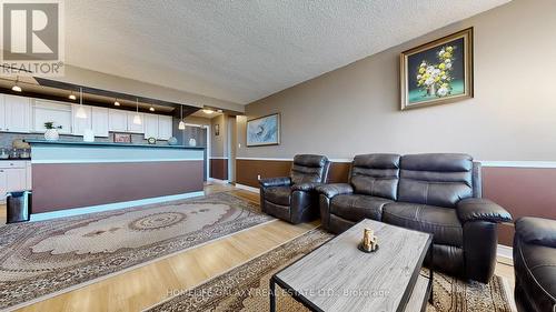 1002 - 2556 Argyle Road, Mississauga, ON - Indoor