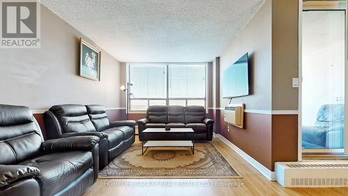 1002 - 2556 Argyle Road, Mississauga, ON - Indoor Photo Showing Living Room