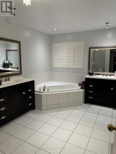 49 Abbotsbury Drive, Brampton, ON - Indoor Photo Showing Bathroom