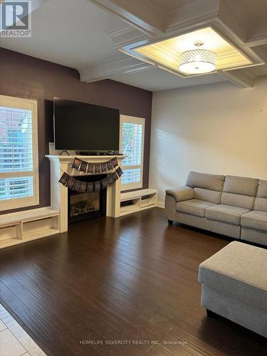 49 Abbotsbury Drive, Brampton, ON - Indoor Photo Showing Living Room