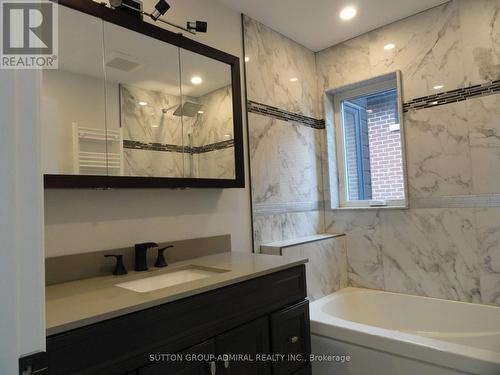 4 Treeview Drive, Toronto, ON - Indoor Photo Showing Bathroom