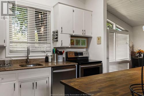 12522 Dillon Drive, Tecumseh, ON - Indoor Photo Showing Kitchen