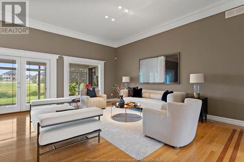 177 Clubview, Amherstburg, ON - Indoor Photo Showing Living Room