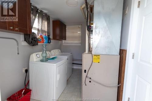 1633 Parent, Windsor, ON - Indoor Photo Showing Laundry Room