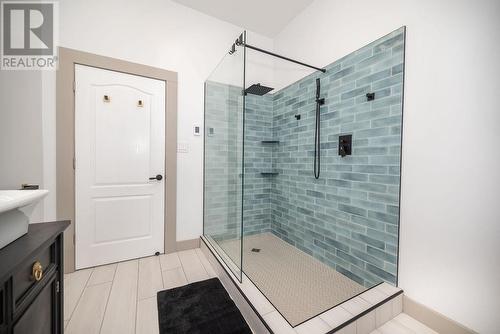 3033 Mclaughlin Road, Westmeath, ON - Indoor Photo Showing Bathroom