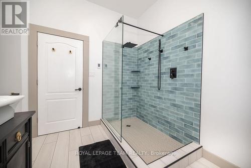 3033 Mclaughlin Road, Whitewater Region, ON - Indoor Photo Showing Bathroom