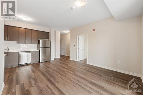 397 Codd'S Road Unit#418, Ottawa, ON - Indoor Photo Showing Kitchen