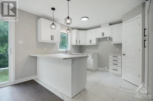 12 Christian Street, Ottawa, ON - Indoor Photo Showing Kitchen