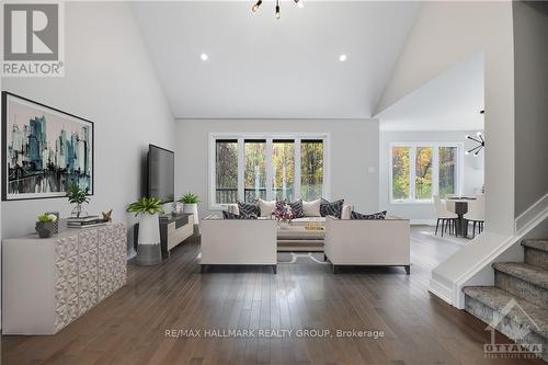 21 Dune Street, Russell, ON - Indoor Photo Showing Living Room