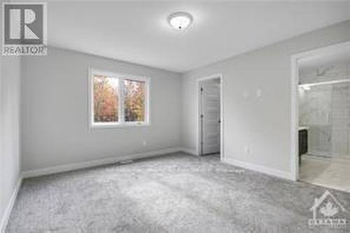 21 Dune Street, Russell, ON - Indoor Photo Showing Other Room