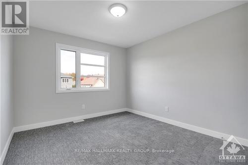 21 Dune Street, Russell, ON - Indoor Photo Showing Other Room