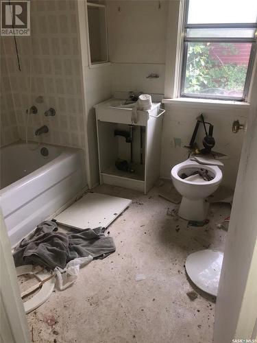 127 Harvey Street, Kamsack, SK - Indoor Photo Showing Bathroom