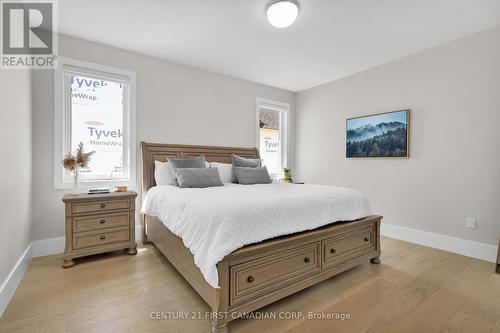 102 Harvest Lane, Dutton/Dunwich (Dutton), ON - Indoor Photo Showing Bedroom