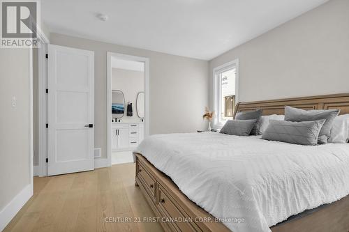 102 Harvest Lane, Dutton/Dunwich (Dutton), ON - Indoor Photo Showing Bedroom