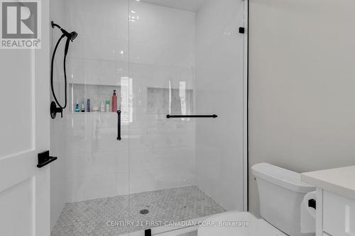 102 Harvest Lane, Dutton/Dunwich (Dutton), ON - Indoor Photo Showing Bathroom