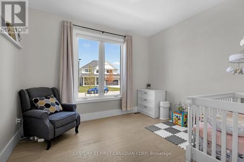 102 Harvest Lane, Dutton/Dunwich (Dutton), ON - Indoor Photo Showing Bedroom