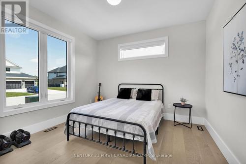 102 Harvest Lane, Dutton/Dunwich (Dutton), ON - Indoor Photo Showing Bedroom