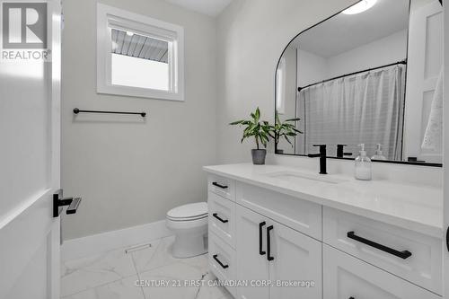 102 Harvest Lane, Dutton/Dunwich (Dutton), ON - Indoor Photo Showing Bathroom