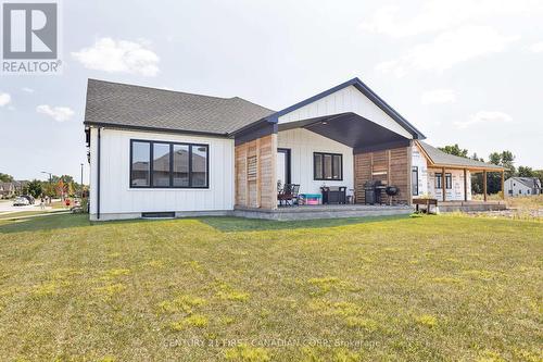 102 Harvest Lane, Dutton/Dunwich (Dutton), ON - Outdoor