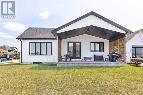 102 Harvest Lane, Dutton/Dunwich (Dutton), ON - Outdoor With Deck Patio Veranda