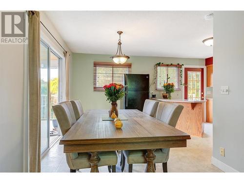 830 Matt Road, Kelowna, BC - Indoor Photo Showing Dining Room