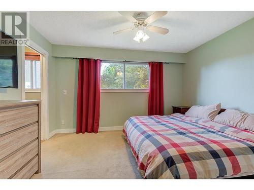 830 Matt Road, Kelowna, BC - Indoor Photo Showing Bedroom