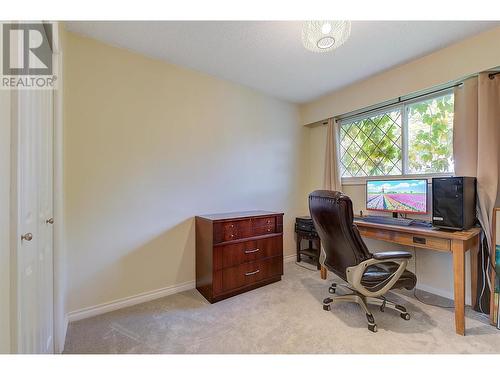 830 Matt Road, Kelowna, BC - Indoor Photo Showing Office