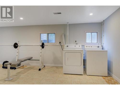 830 Matt Road, Kelowna, BC - Indoor Photo Showing Laundry Room