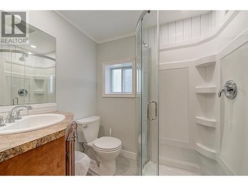 830 Matt Road, Kelowna, BC - Indoor Photo Showing Bathroom