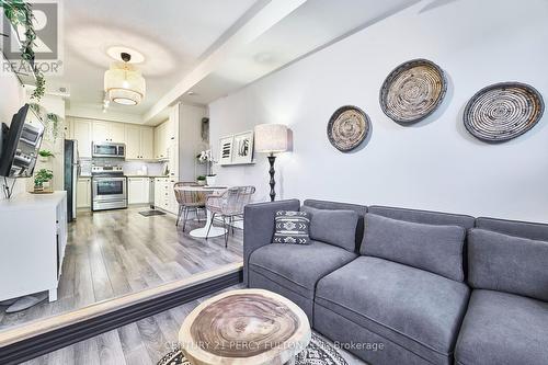 13 - 15 Heron Park Place, Toronto, ON - Indoor Photo Showing Living Room