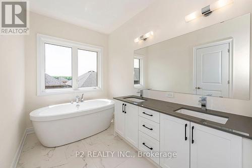 18 Wild Ginger Lane, Springwater, ON - Indoor Photo Showing Bathroom