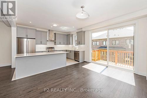 18 Wild Ginger Lane, Springwater, ON - Indoor Photo Showing Kitchen With Upgraded Kitchen