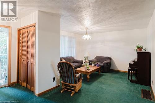 Living Room - 559146 Irish Block Road, Annan, ON - Indoor Photo Showing Other Room