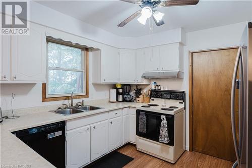 Kitchen - 559146 Irish Block Road, Annan, ON - Indoor Photo Showing Kitchen With Double Sink