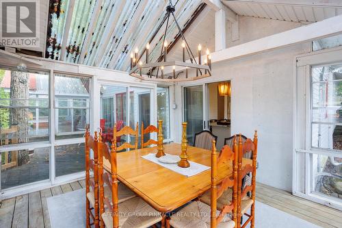 38 Dewey'S Island Road, Kawartha Lakes (Fenelon Falls), ON - Indoor Photo Showing Dining Room