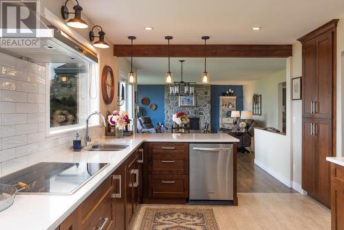 1116 Naramata Road, Penticton, BC - Indoor Photo Showing Kitchen With Double Sink With Upgraded Kitchen