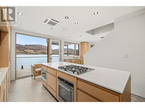 4043 Lakeside Road, Penticton, BC - Indoor Photo Showing Kitchen