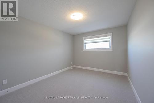 3642 Earlston Cross, London, ON - Indoor Photo Showing Other Room