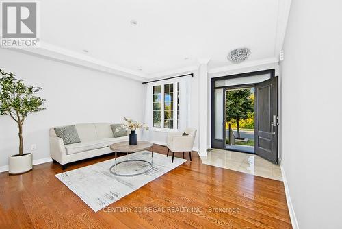 39 Boswell Road, Markham, ON - Indoor Photo Showing Living Room