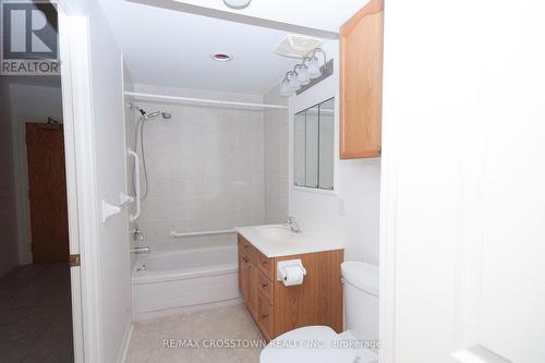 412 - 90 Dean Avenue, Barrie, ON - Indoor Photo Showing Bathroom