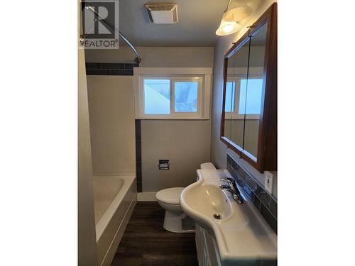 598 Ewert Street, Prince George, BC - Indoor Photo Showing Bathroom