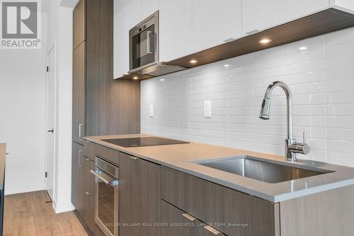 205 - 215 Lakeshore Road W, Mississauga, ON - Indoor Photo Showing Kitchen