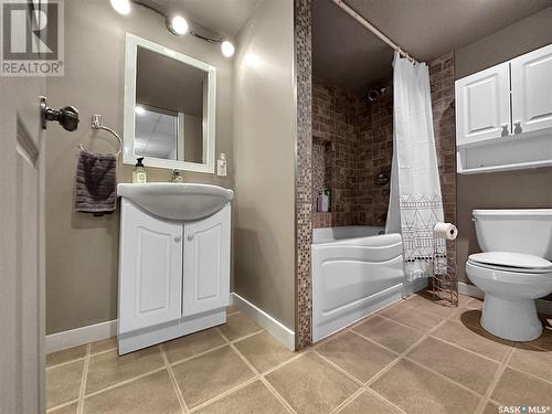 726 Rupert Place, Esterhazy, SK - Indoor Photo Showing Bathroom